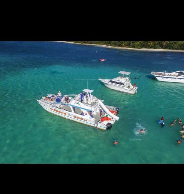 Private Catamaran with Open Bar and Dominican Meal - FAQ