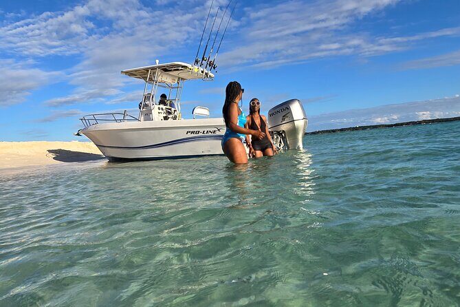 Private Center Console Boat for Sailing Bahamas Clear Waters - Exploring the Bahamas by Boat: An Authentic, Flexible Adventure