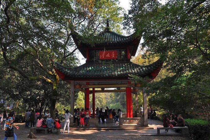 Private Changsha Day Tour: Yuelu mountain, Yuelu Academy And Orange Island - An In-Depth Look at the Changsha Private Day Tour