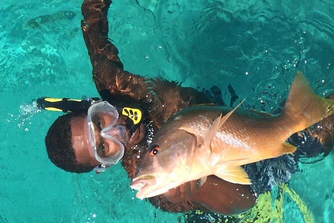 Private Charter -Inner Reef Trolling/Spin Casting + Island Stop - A detailed look at the Belize fishing adventure