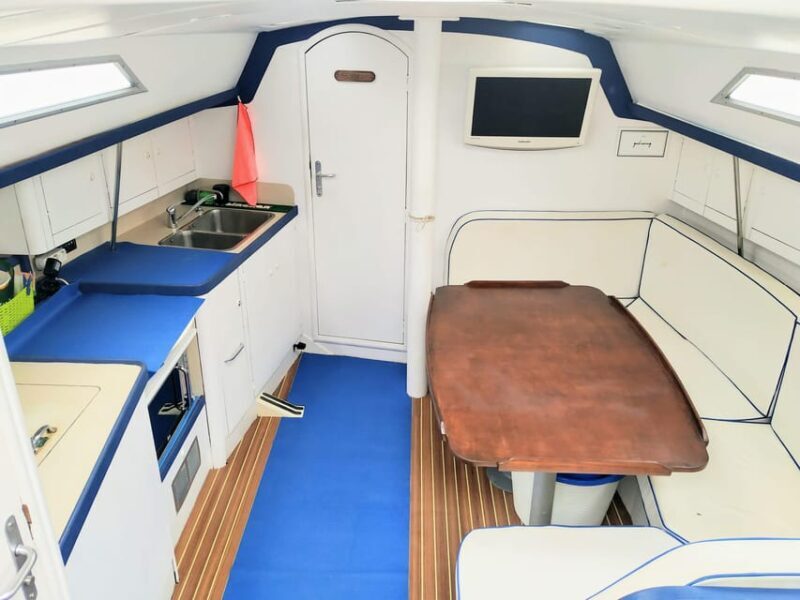 Private charter on sailboat - coastal trip with snorkeling in the bay - Key Points