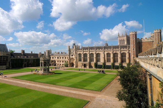 Private Chauffeured Range Rover to Cambridge from London - Why This Tour Stands Out