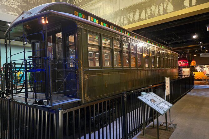 Private Chicago History Museum Tour - An In-Depth Look at the Chicago History Museum Private Tour