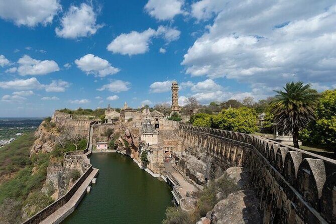 Private Chittorgarh Day Trip from Udaipur with Optional Guide - Key Points