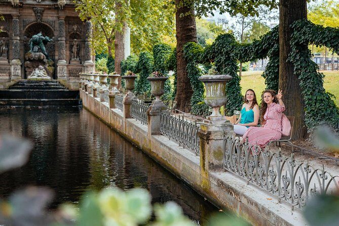 Private City Kickstart Tour: Paris - Experience the City of Light with a Personal Touch: Private Paris Kickstart Tour