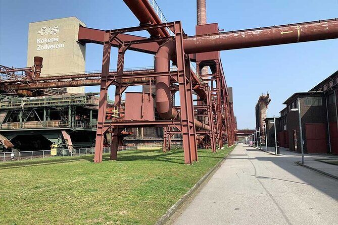 Private city rally around the Zollverein Coal Mine Industrial Complex in Essen - Key Points