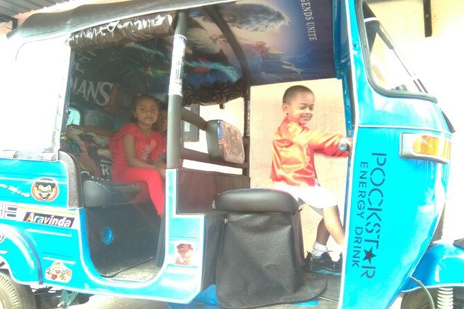 Private City tour in Colombo By tuk tuks or Cars - Key Points