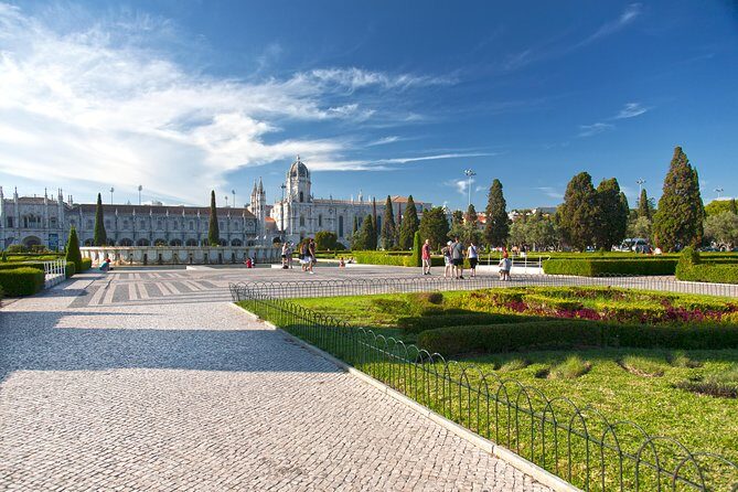 Private City Tour: Lisbon Golden Age in 4H with Transfer - Who Should Book This Tour?