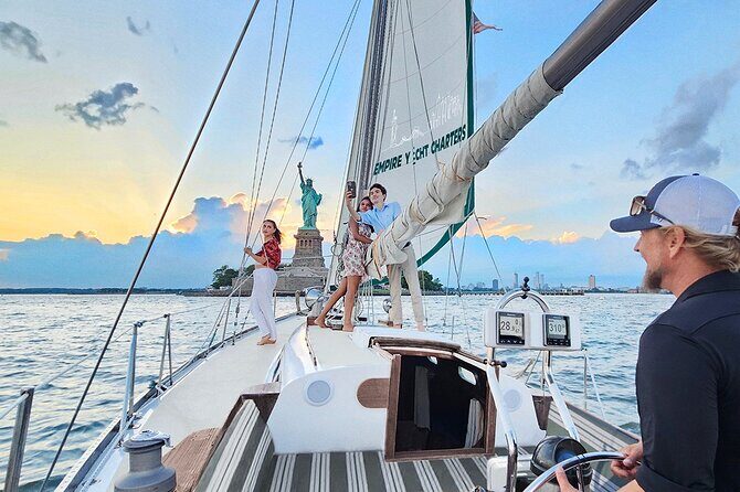 Private Classic Sailboat Tour in New York City - Exploring the Experience in Depth
