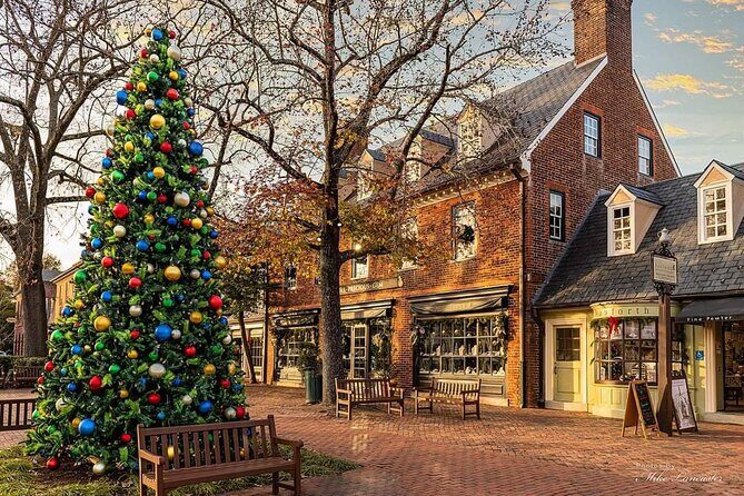 Private Colonial Williamsburg Christmas Holiday Decorations Walking Tour - Key Points