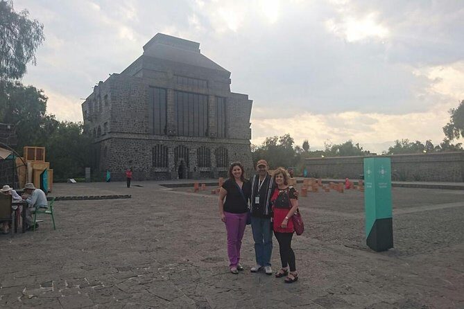 Private Combo 2 days: Teotihuacan+Basilica+Tlatelolco+Xochimilco+Frida+Coyoacan - In-Depth Review: What Sets This Tour Apart