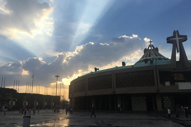 Private Combo 2 days: Teotihuacan+Basilica+Tlatelolco+Xochimilco+Frida+Coyoacan - Frequently Asked Questions