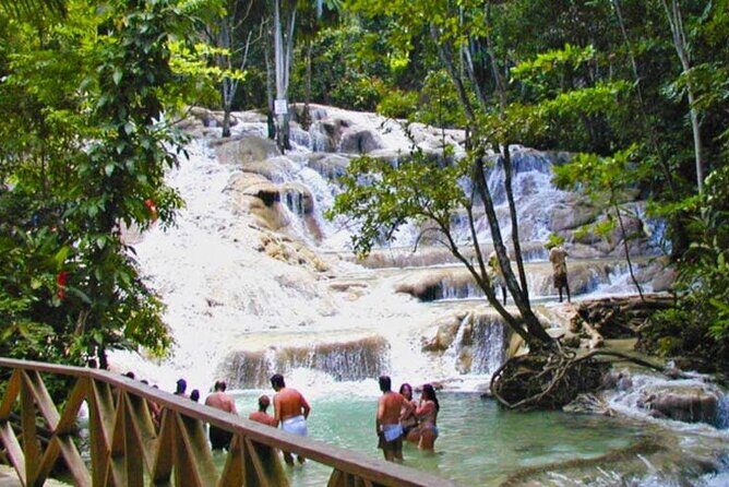 Private Combo Tour From Ocho Rios to Blue Hole and Dunn's River - Dunn’s River Falls: Jamaica’s National Treasure