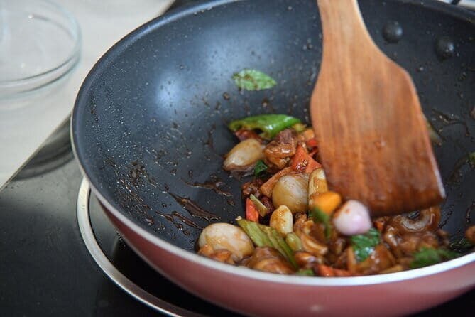 Private Cooking Canton Cuisine Cooking Class in Guangzhou - A Taste of Guangzhou: Private Cantonese Cooking Class