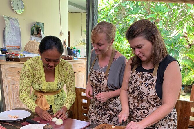 Private Cooking Class Experience in Bali with Lunch Included - Key Points