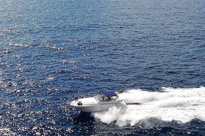 Private Cruise around Capri - yacht 40' - A Closer Look at the Private Capri Yacht Tour
