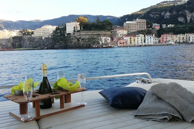 Private Cruise around Capri - yacht 50' - Experience the Best of Capri on a Private Yacht Cruise