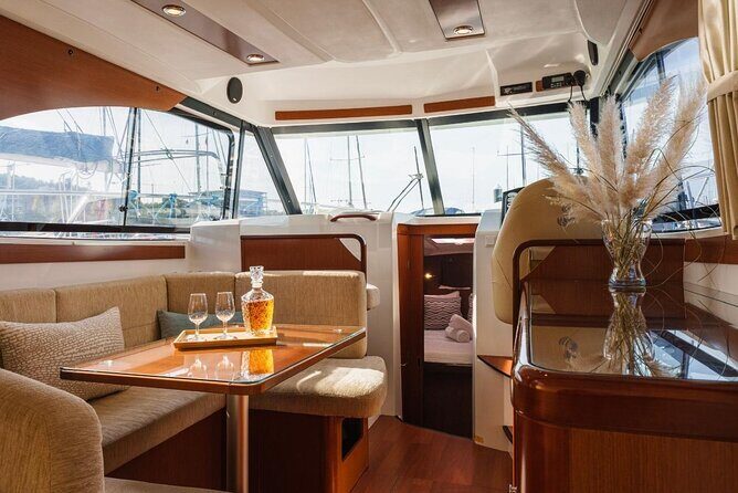 Private Cruise on Luxury Yacht in Porto - Key Points