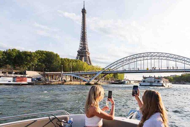 Private Cruise to Discover Paris - A Deep Dive into the Seine Experience