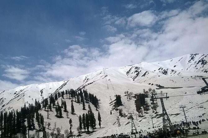 Private Custom Tour: Gulmarg local Sightseeing with guide - An In-Depth Look at the Gulmarg Private Sightseeing Tour
