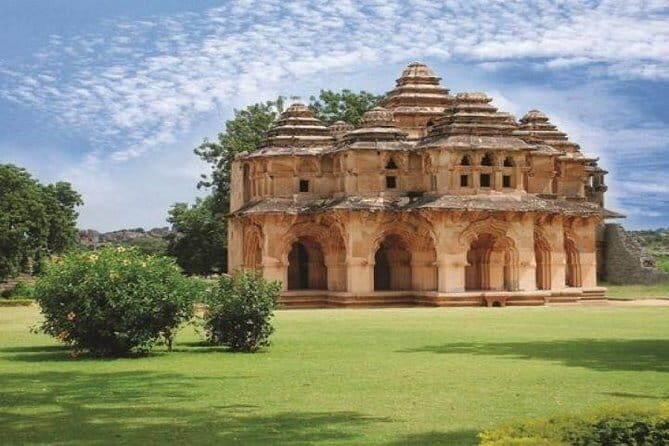 Private Custom Tour: Hampi & Hospet Sightseeing with Guide - Key Points