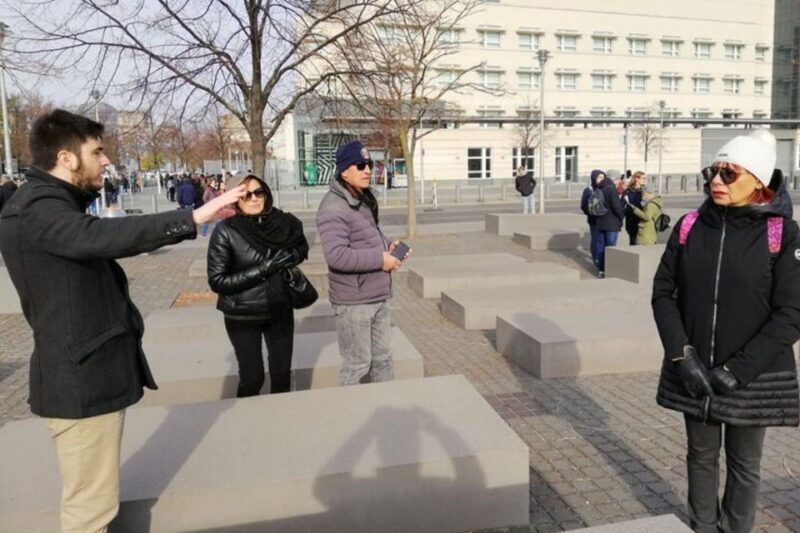Private custom tour with a local guide Berlin - FAQs
