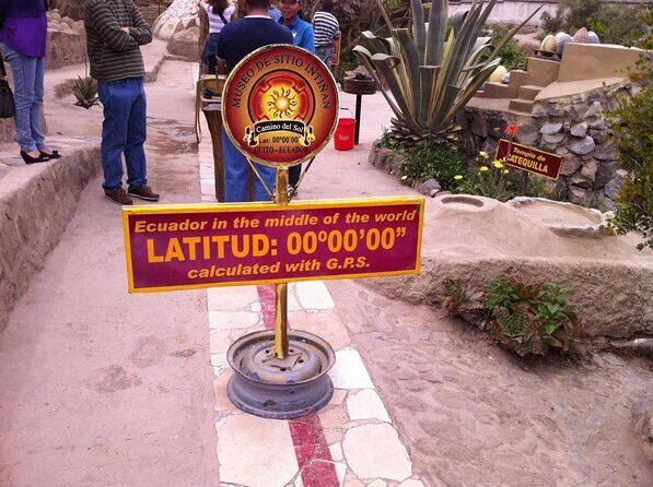 Private customizable tour in Quito included Intiñan museum - Key Points