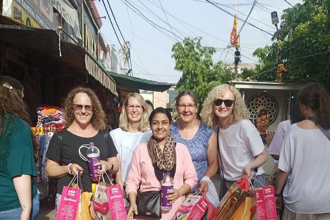 Private Customized Delhi Shopping Tour with Female Consultant - A Deep Dive into the Delhi Shopping Tour