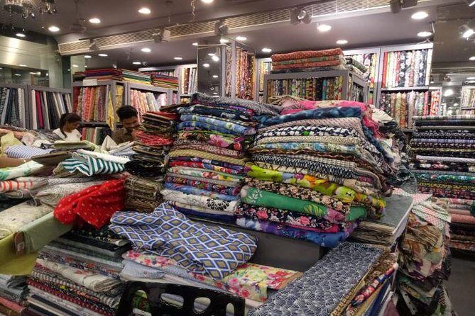Private Customized Old & New Delhi Markets & Shopping Tour - Exploring Delhi’s Markets: An Authentic Shopping Adventure