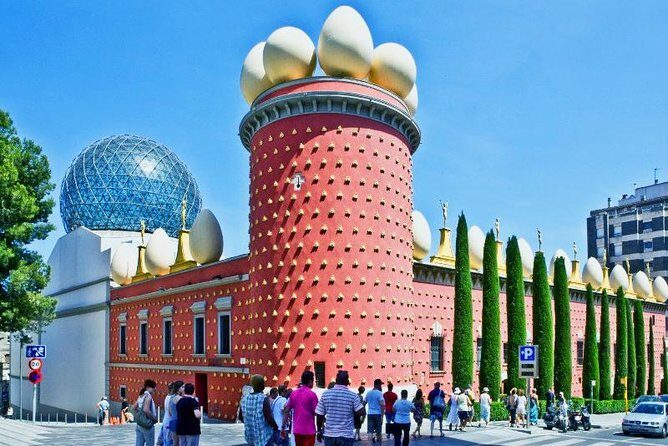 Private Dalís World Wine and Cava Tour with Hotel pick-up from Barcelona - Key Points