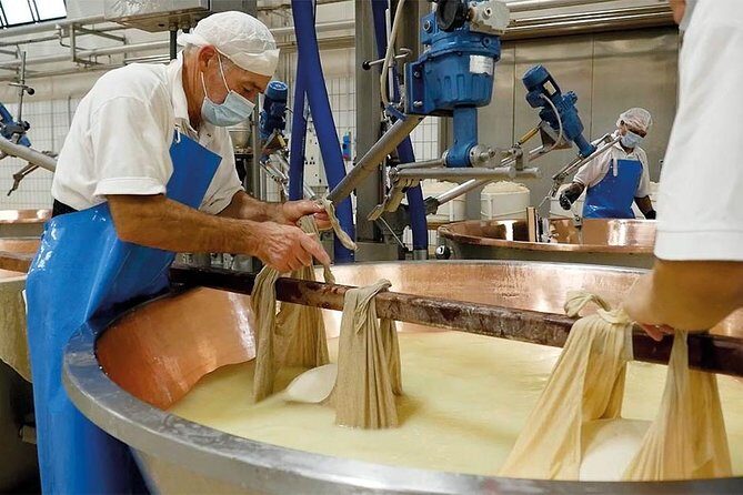 Private Day Tour & Lunch: Parmesan, Wine, and Vinegar Tasting - Transportation and Practicalities