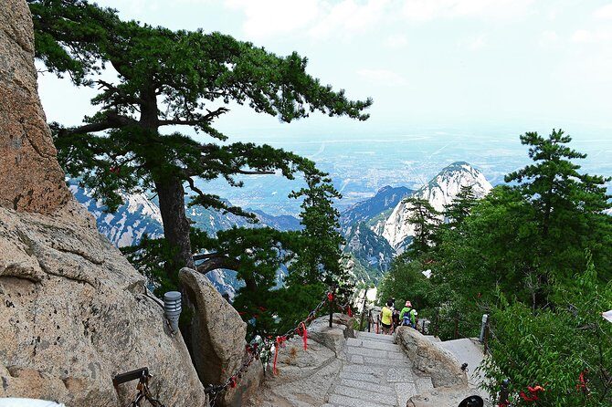 Private Day Tour: Mountain Huashan with Local Food - Exploring Mount Huashan: A Deep Dive into the Experience