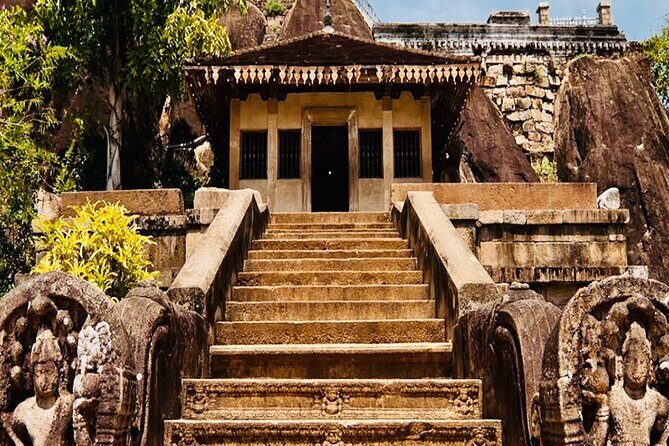 Private Day Tour Of Anuradhapura Ancient Kingdom and Avukana - A Detailed Look at the Tour Experience