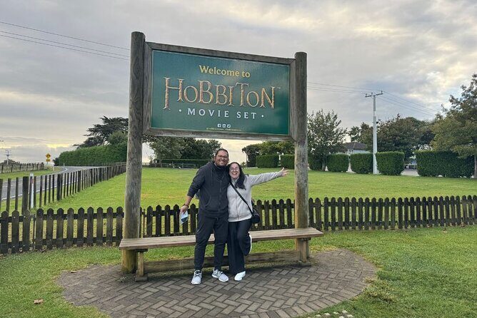 Private Day Tour of Ruakuri Cave, Glowworm and Hobbiton Movie Set - Exploring the Hobbiton Movie Set
