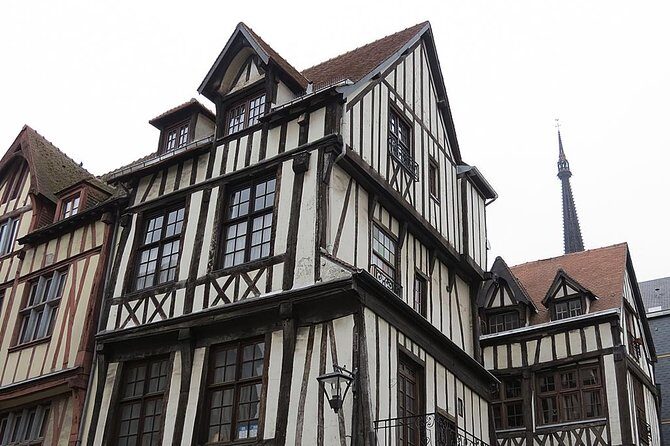 Private day tour to Giverny Gardens and Rouen from Paris - FAQs