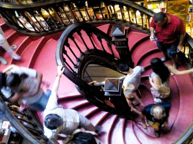 Private Day Tour to Porto with maximum 2 stop in the way - A Deep Dive into the Tour Experience