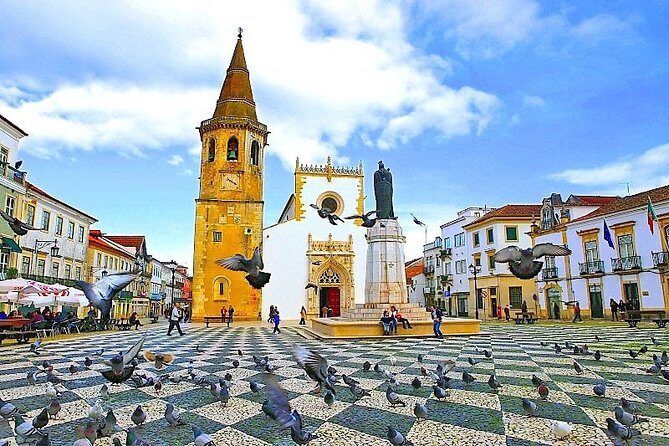 Private day tour Tomar (Knights Templar) and Coimbra from Lisbon - Who Should Consider This Tour?
