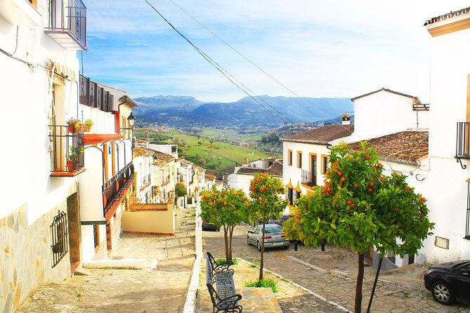 *Private Day Trip* Ronda and Setenil de las Bodegas from Jerez - Authenticity and Value