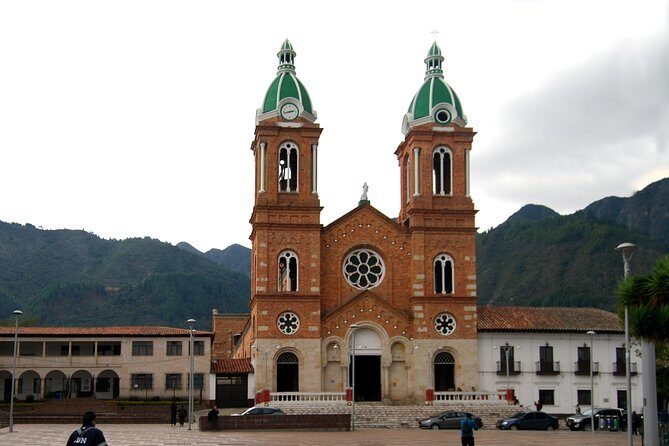 Private Day Trip to Traditional Towns Around Bogotá (9 Hrs.) - Key Points