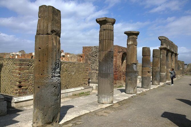 Private daytour medieval castles from Civitavecchia port - Key Points