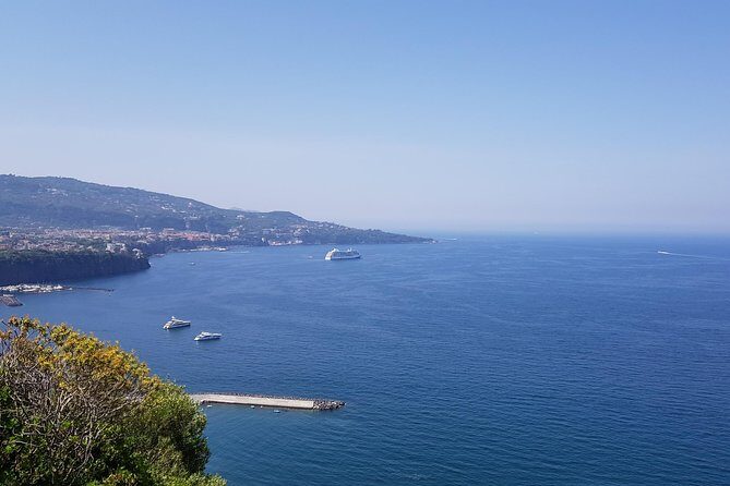 Private daytour medieval castles from Civitavecchia port - Visiting Pompeii at Your Own Pace