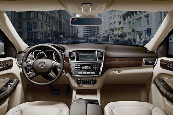 Private Departure Transfer from Central Barcelona to El Prat Airport - Private Departure Transfer from Central Barcelona to El Prat Airport