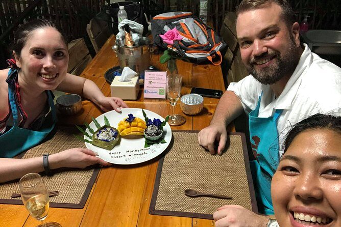 Private Dinner Cooking Class with Benny in Chiang Mai - Detailed Breakdown of the Itinerary