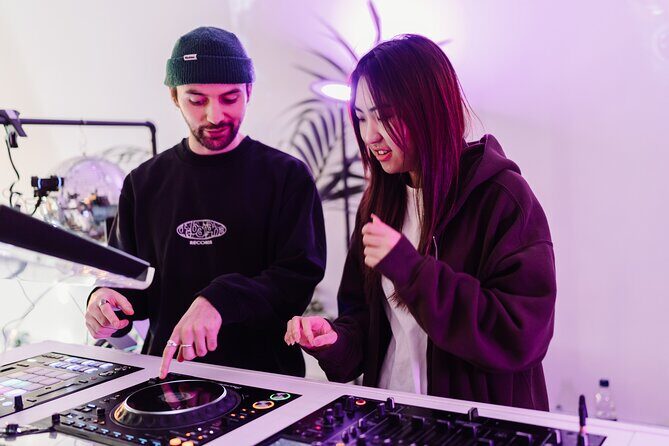 Private DJ Class - A Close-Up Look at London’s Private DJ Class
