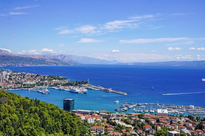 **Private Door to Door Airport Split Transfer up to 15 People** - The Experience in Detail