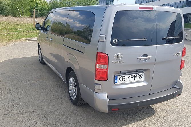 Private door-to-door transfer from Krakow to Prague - Frequently Asked Questions