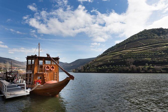 Private Douro Valley Wine Tour: 2 Wine Estates, Lunch and Cruise - Detailed Breakdown of the Experience