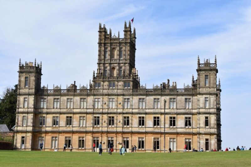 Private Downton Abbey Day Tour, including Pub Lunch - An In-Depth Look at the Downton Abbey Private Tour