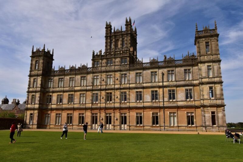 Private Downton Abbey Day Tour, including Pub Lunch - The Sum Up