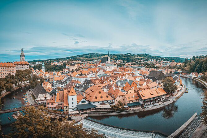 Private Driver from Prague to Vienna with a Stop in Cesky Krumlov - A Scenic and Comfortable Journey: Private Driver from Prague to Vienna with a Stop in Cesky Krumlov